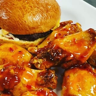 - ABBY'S BURGER (Burger & 6 Wings)